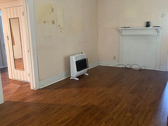 2nd image of 602 W Burton St