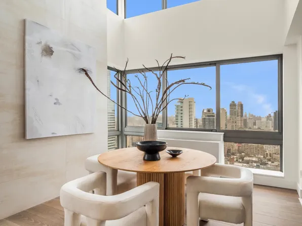 235 East 55th Street image 12 of 17