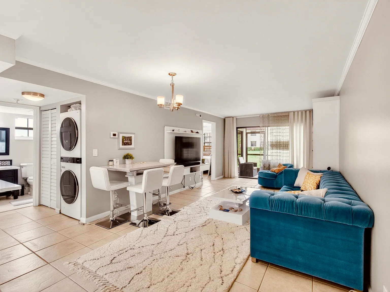 2 bed, 935 sqft, $3,000 — Photo 4