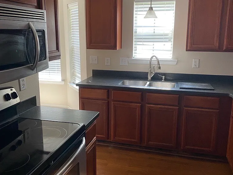 1030 Glencroft Dr #1 — Photo 18