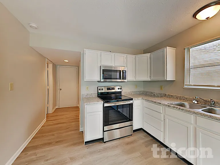 4719 Plantation St — Photo 7