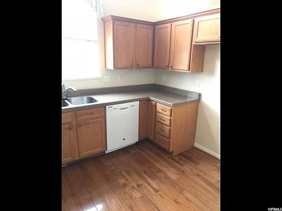 5th image of 390 E Marina Cir