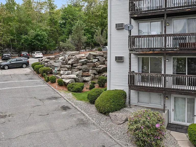 11 Gibbs St #I — Photo 16