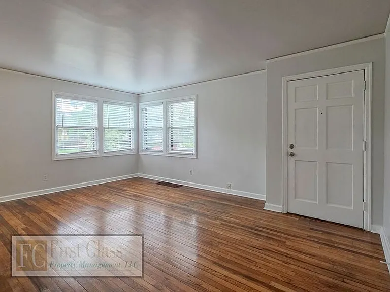 5735 N Montana Ave — Photo 3