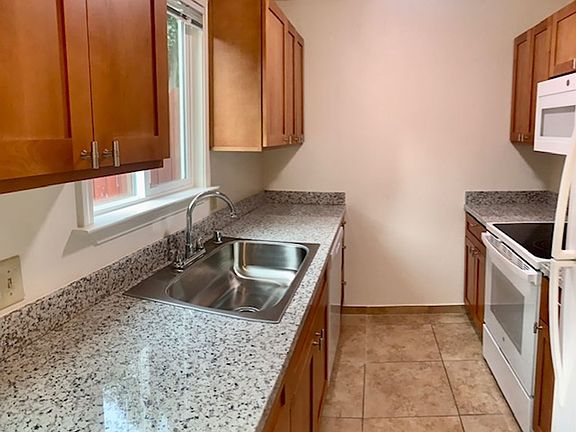 2nd image of 268 Douglas St #286I