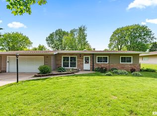 4018 Rodeo Rd, Davenport, IA 52806