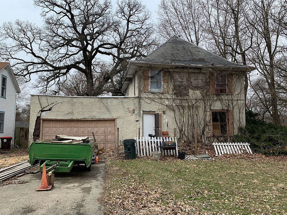 2nd image of 523 N Maple St