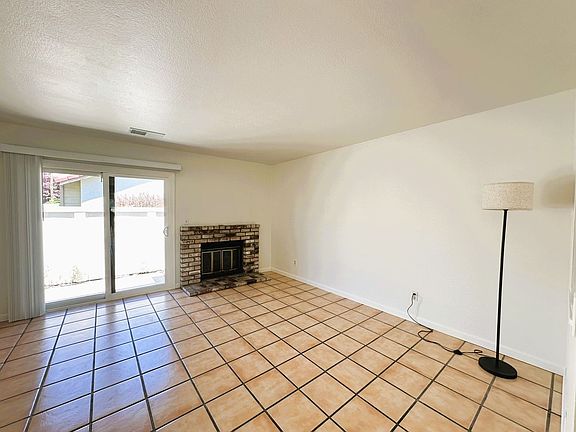 5th image of 140 Park Place Dr