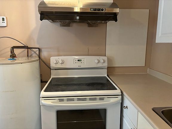 5th image of 7851 Waterton Dr