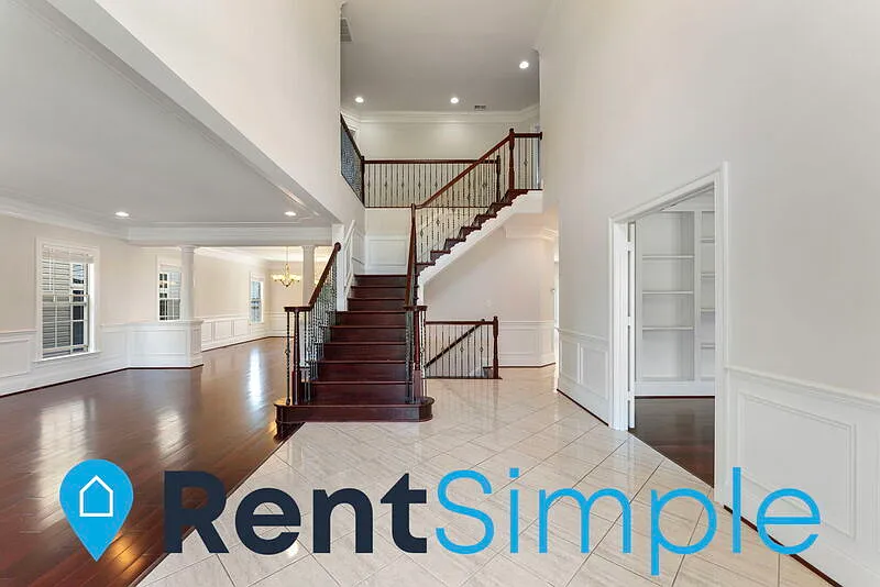 5 bed, 5.0 bath, 7011 sqft, $4,595 — Photo 4