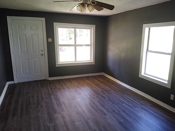 3rd image of 311 Reid St