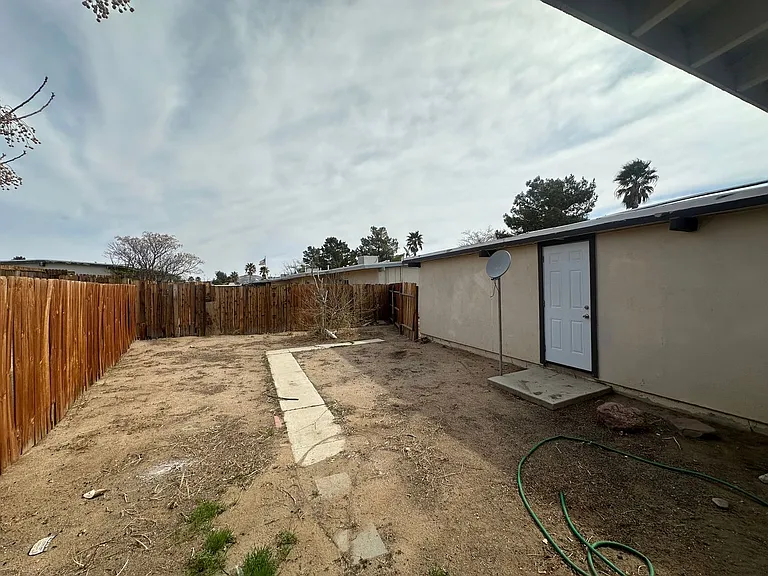 237 Palm Dr — Photo 13