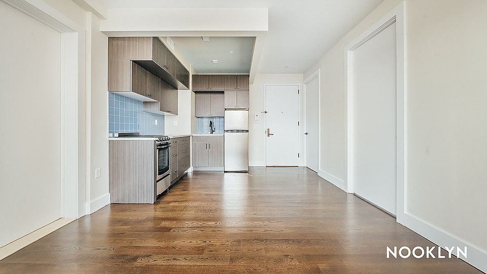 1st image of 486 E 28th St #301