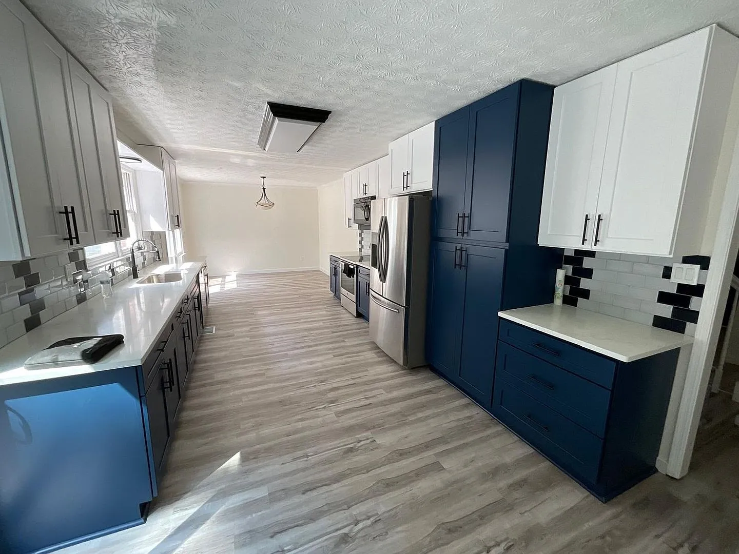 Spacious 4BR Duplex in Riverdale — Photo 3