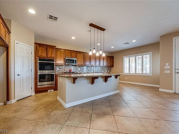 3rd image of 8177 Bay Colony St