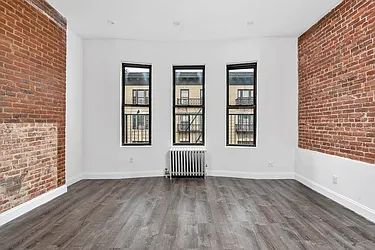 Rented by Imperial Property Advisers