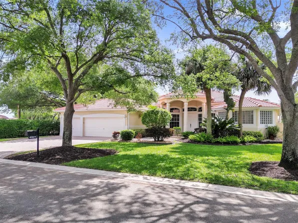 4921 NW 112th Dr, Pompano Beach, FL 33076