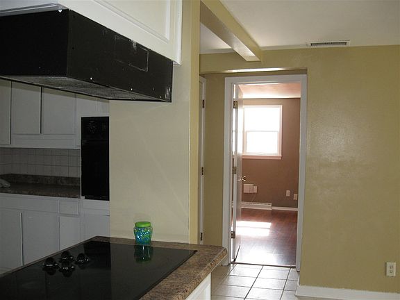 5th image of 4119 Woodstock Dr