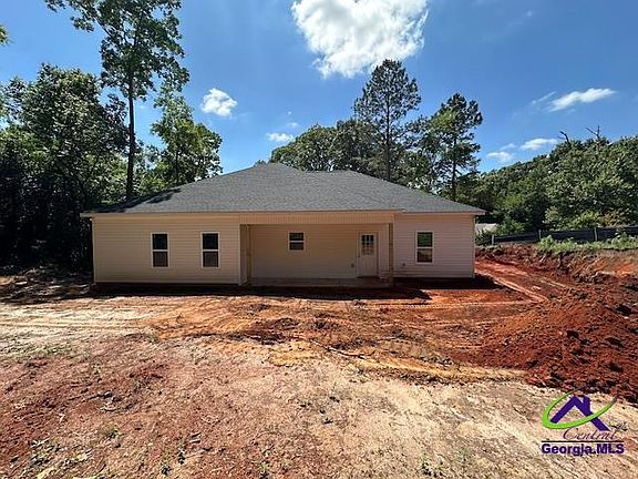 3rd image of 108 Laurel Oak Ln