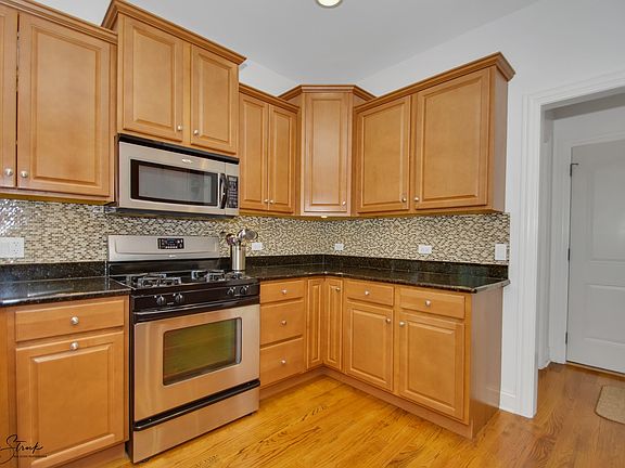 4th image of 1183 Caroline Ct