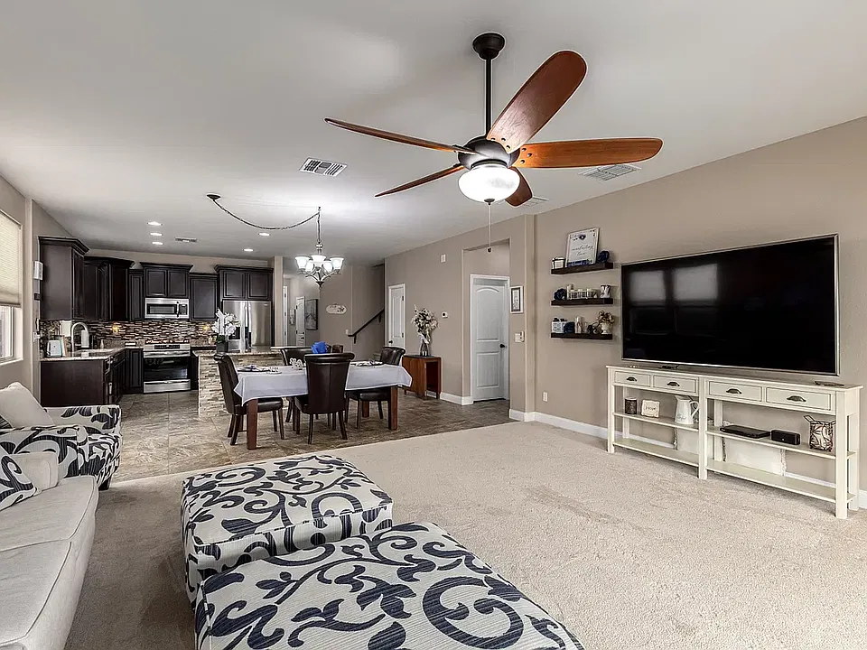 7888 W Spur Dr