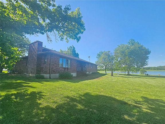 5th image of 36 Lakeview Dr