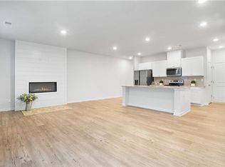 5332 Melbourne Ln, Flowery Branch, GA 30542