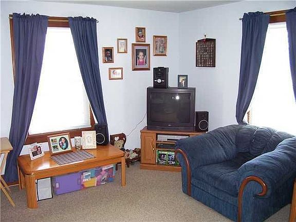 5th image of 95 Gorton Ave