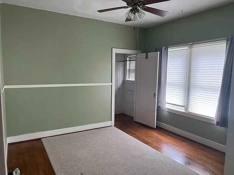 1504 W Logan St — Photo 8