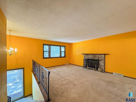 3rd image of 520 S Conklin Ave