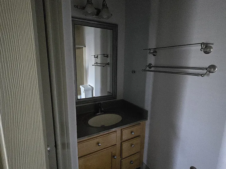 631 S Peoria Ave #6 — Photo 6