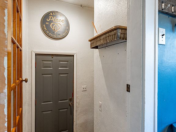 3rd image of 11845 Railroad St