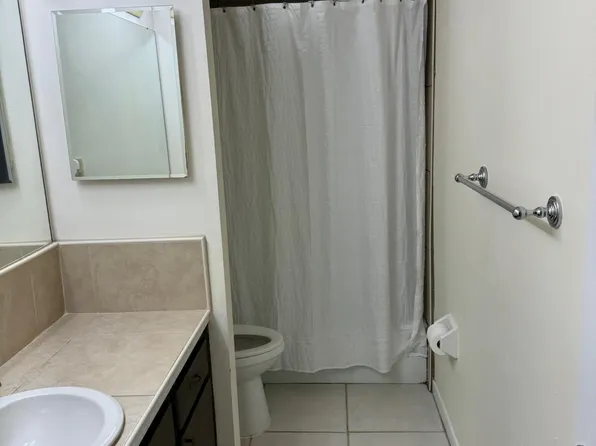 125 Picardy Villa Cres #200, Brandon, FL 33510