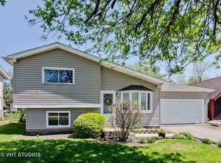 1306 Clayton Marsh Dr, Lake In The Hills, IL 60156