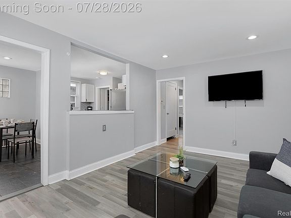 2nd image of 13542 Dolphin St
