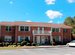 35 Capri Ln APT 11-C, Hendersonville, NC 28791