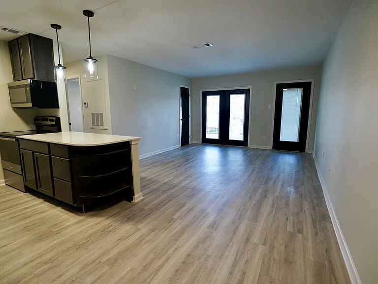 The Mayfair Apartment Homes — Photo 12