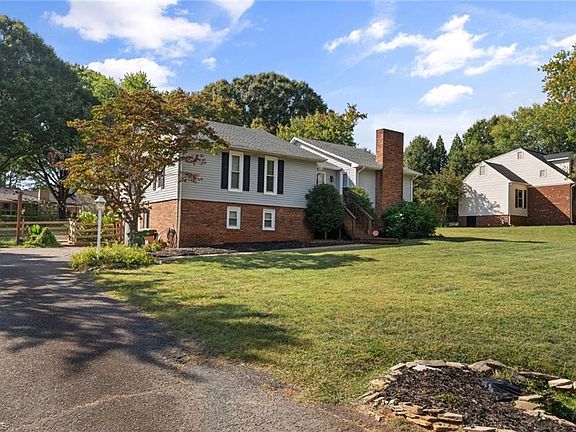 3rd image of 312 Heatherford Dr