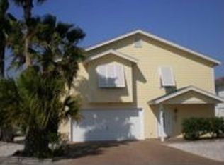 408 Captains Cv, Rockport, TX 78382