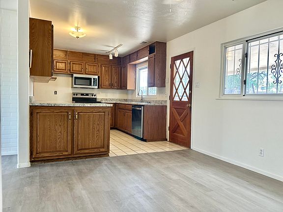 5th image of 2917 Bel Air Pl NE
