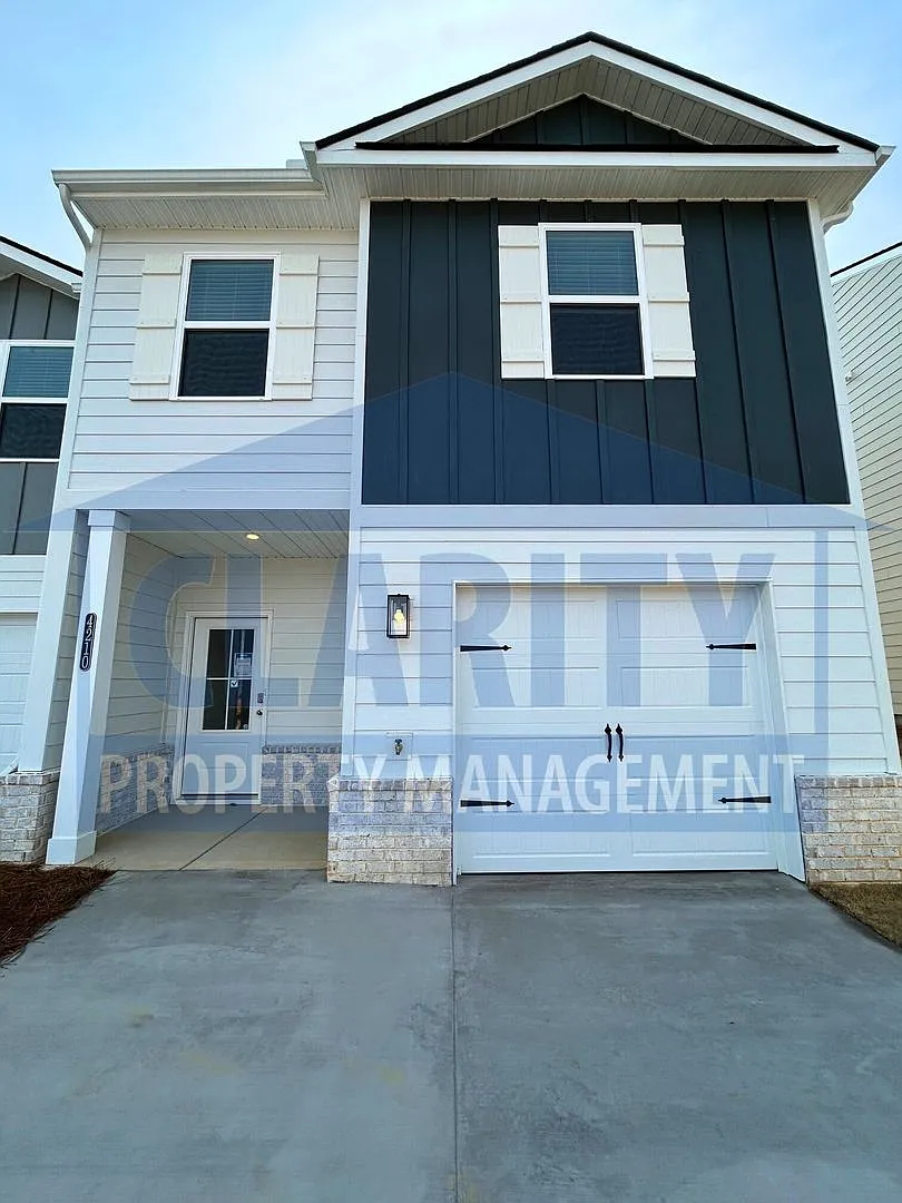 Newly built four bedroom townhome! — Photo 1