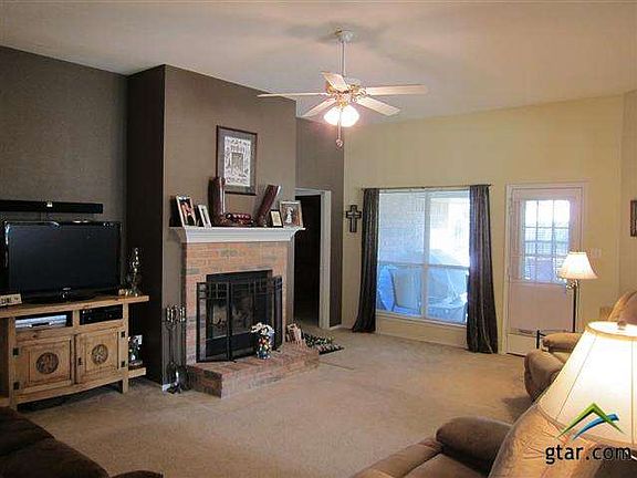 5th image of 104 Amanda Ct
