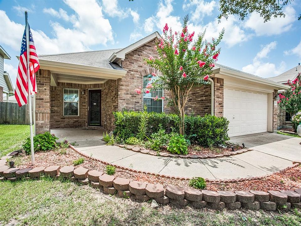 1st image of 313 Sugarberry Ln