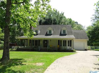 809 Colonial Dr NE, Arab, AL 35016