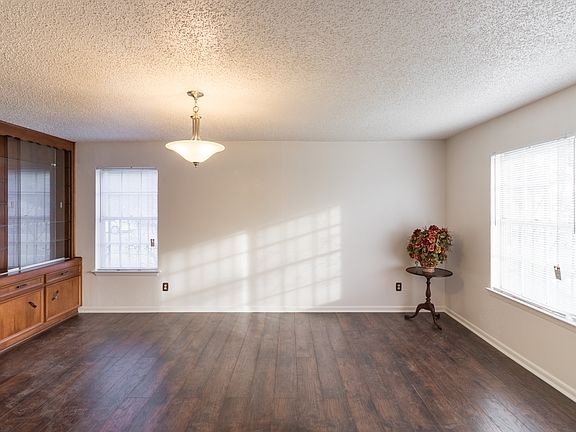 5th image of 401 Orchid Dr
