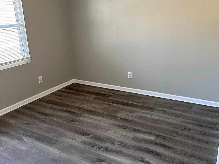 657 Aubrey Dr — Photo 4