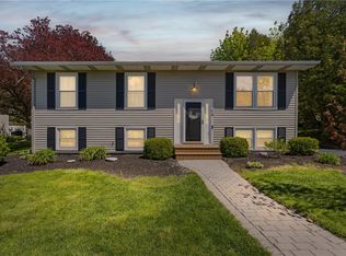 8 Westwood Dr, Auburn, NY 13021