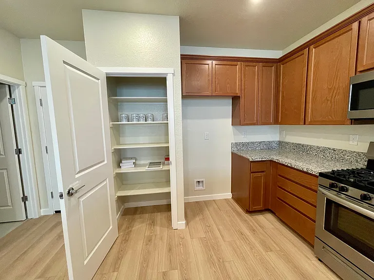 3506 Pelican Ct — Photo 4