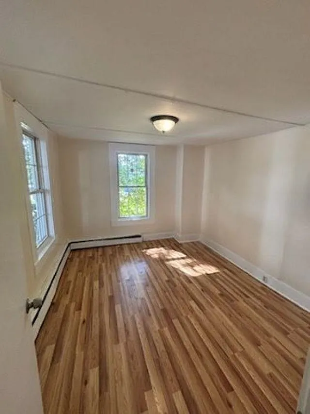 2 bed, 3581 sqft, $1,750 — Photo 4