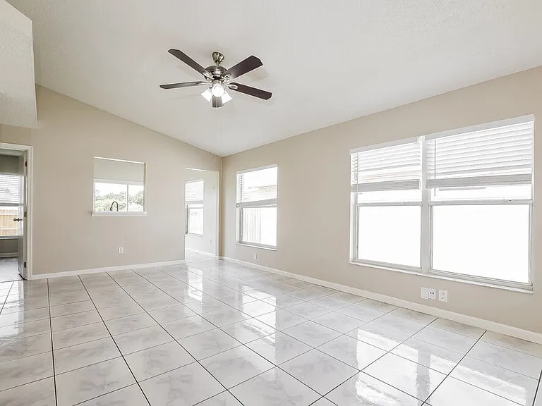 9710 Red Clover Ave — Photo 5